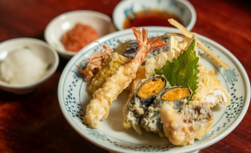 Tempura Shinjuku Tsunahachi in Shinjuku — A long-standing tempura specialist in Shinjuku, Tsunahachi provides a traditiona