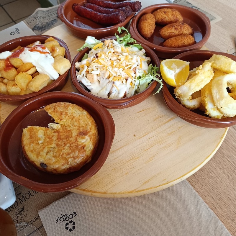 L'AdzucaC in Ciutat Vella — Nestled in a charming old town street, L'AdzucaC offers a contemporary take on t