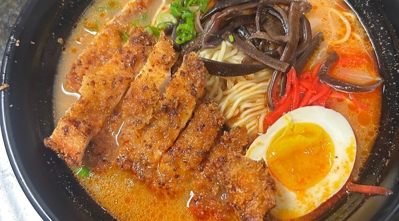 Sushi Sumo in San Marco — Sushi Sumo is a popular all-you-can-eat Japanese restaurant known for its extens