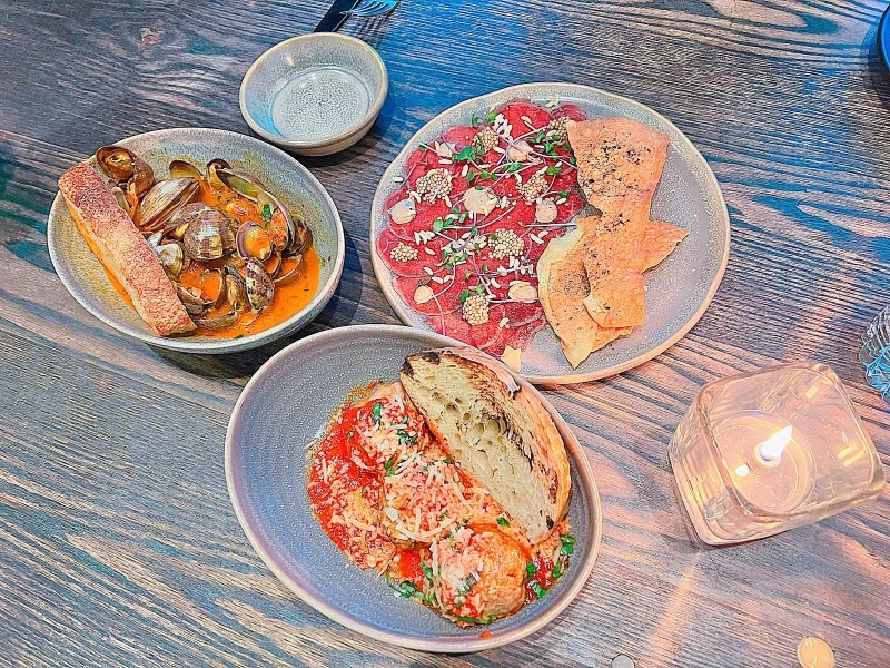 Boom + Batten Restaurant & Cafe in Inner Harbour (West Song Walk) — Offering a spectacular dining experience with panoramic views of the Inner Harbo